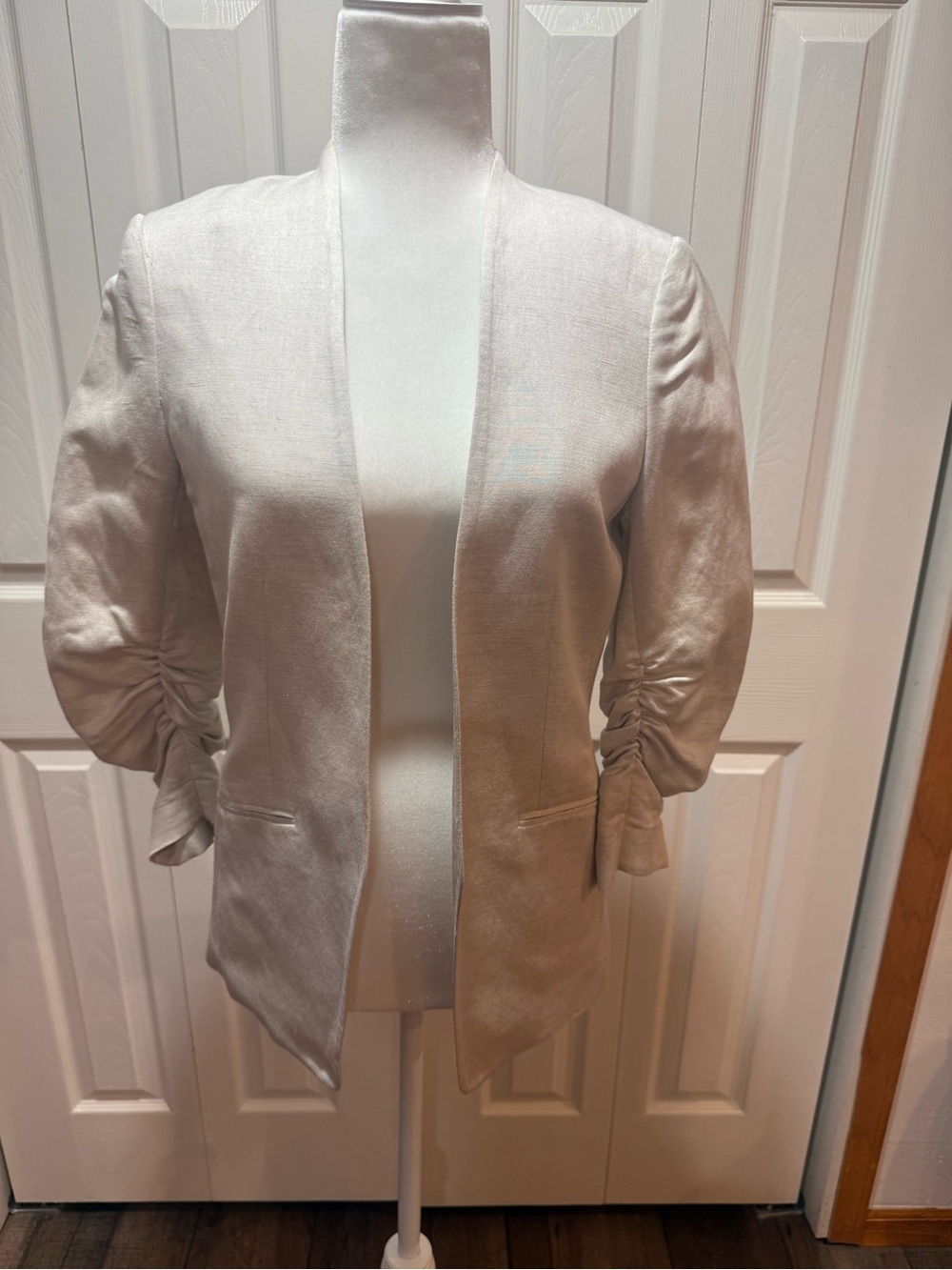 H&M Light Beige Open-Front Linen Blazer with Ruched 3/4 Sleeves